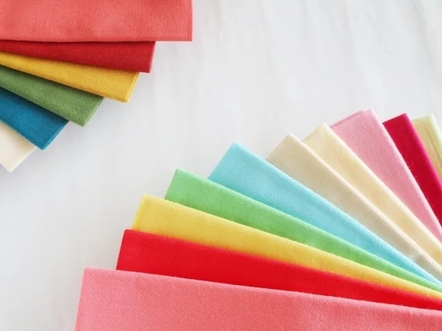 【イエベさん向け】手元が綺麗かつ垢抜けて見えるジェルネイルのカラー選びとは？